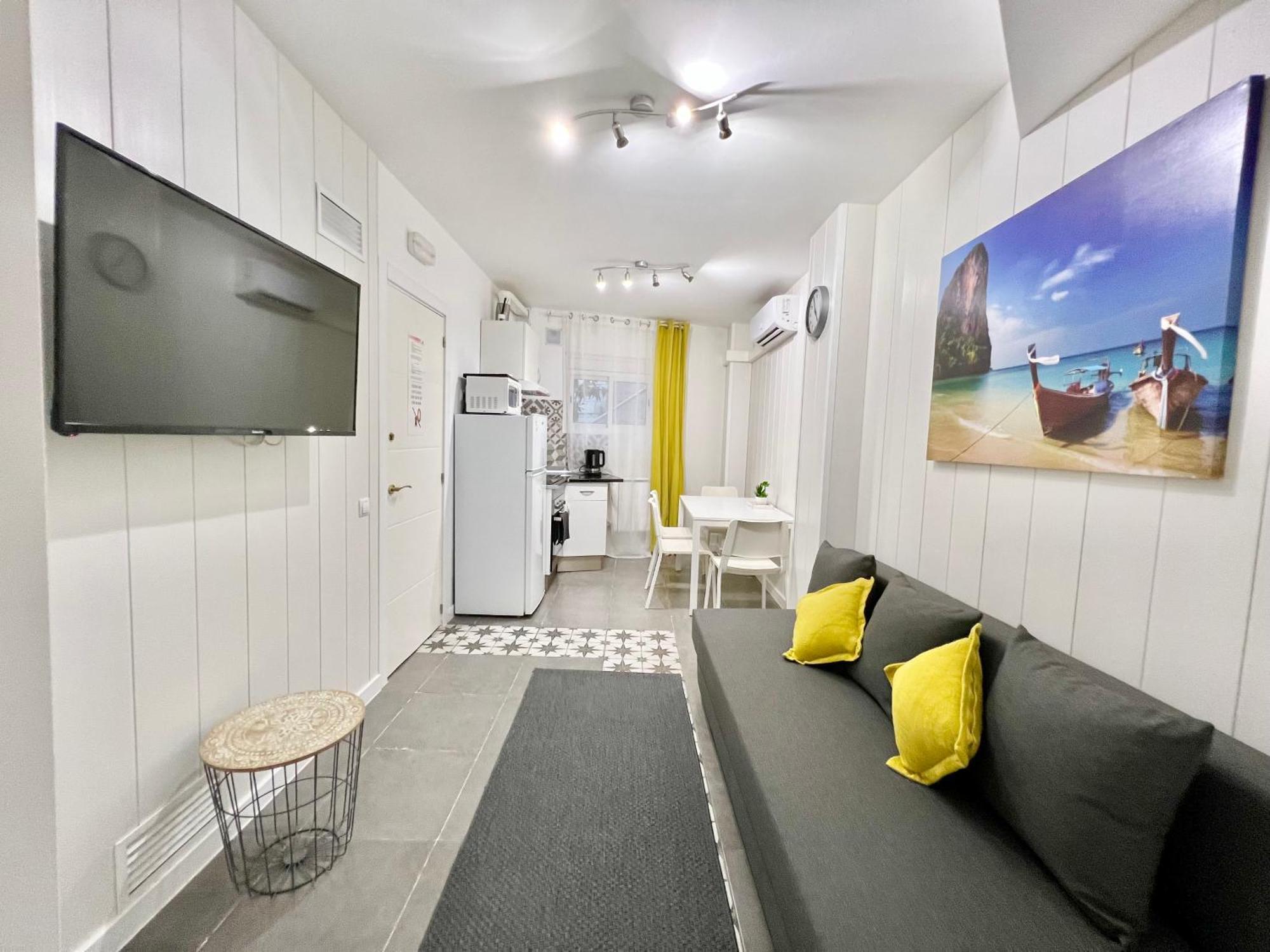 Cozy Suite Apartment, Wifi! Santa Coloma de Gramenet ภายนอก รูปภาพ