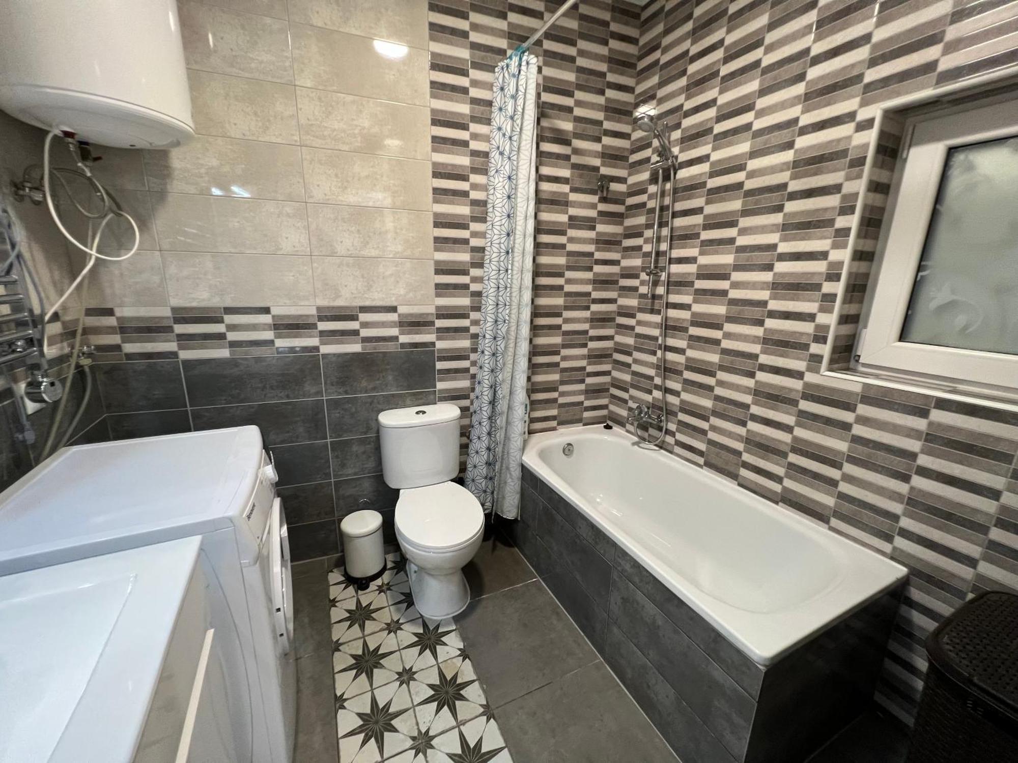 Cozy Suite Apartment, Wifi! Santa Coloma de Gramenet ภายนอก รูปภาพ