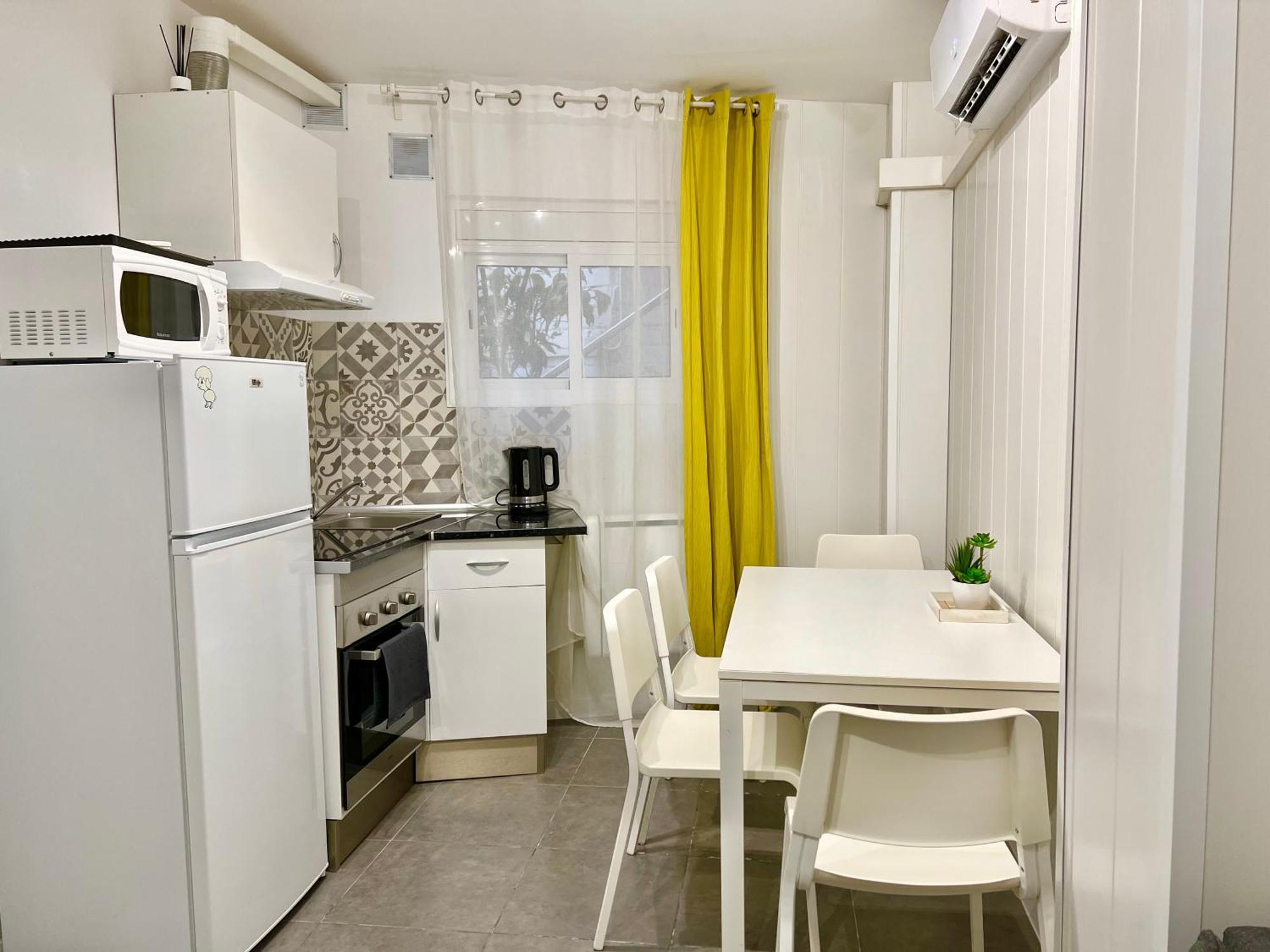 Cozy Suite Apartment, Wifi! Santa Coloma de Gramenet ภายนอก รูปภาพ
