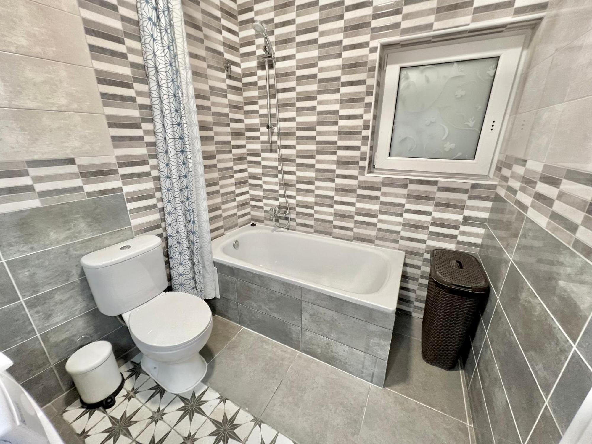 Cozy Suite Apartment, Wifi! Santa Coloma de Gramenet ภายนอก รูปภาพ