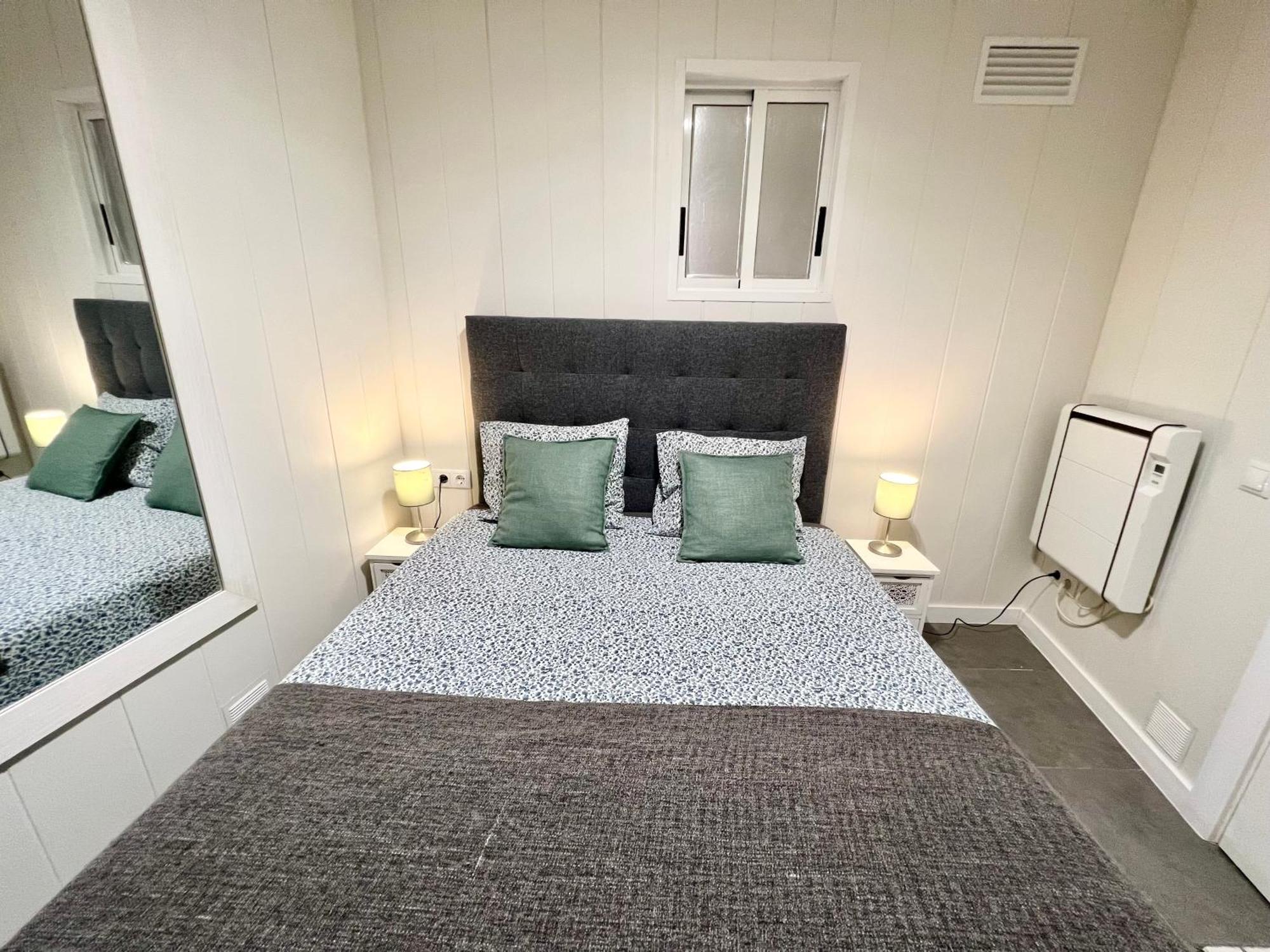 Cozy Suite Apartment, Wifi! Santa Coloma de Gramenet ภายนอก รูปภาพ