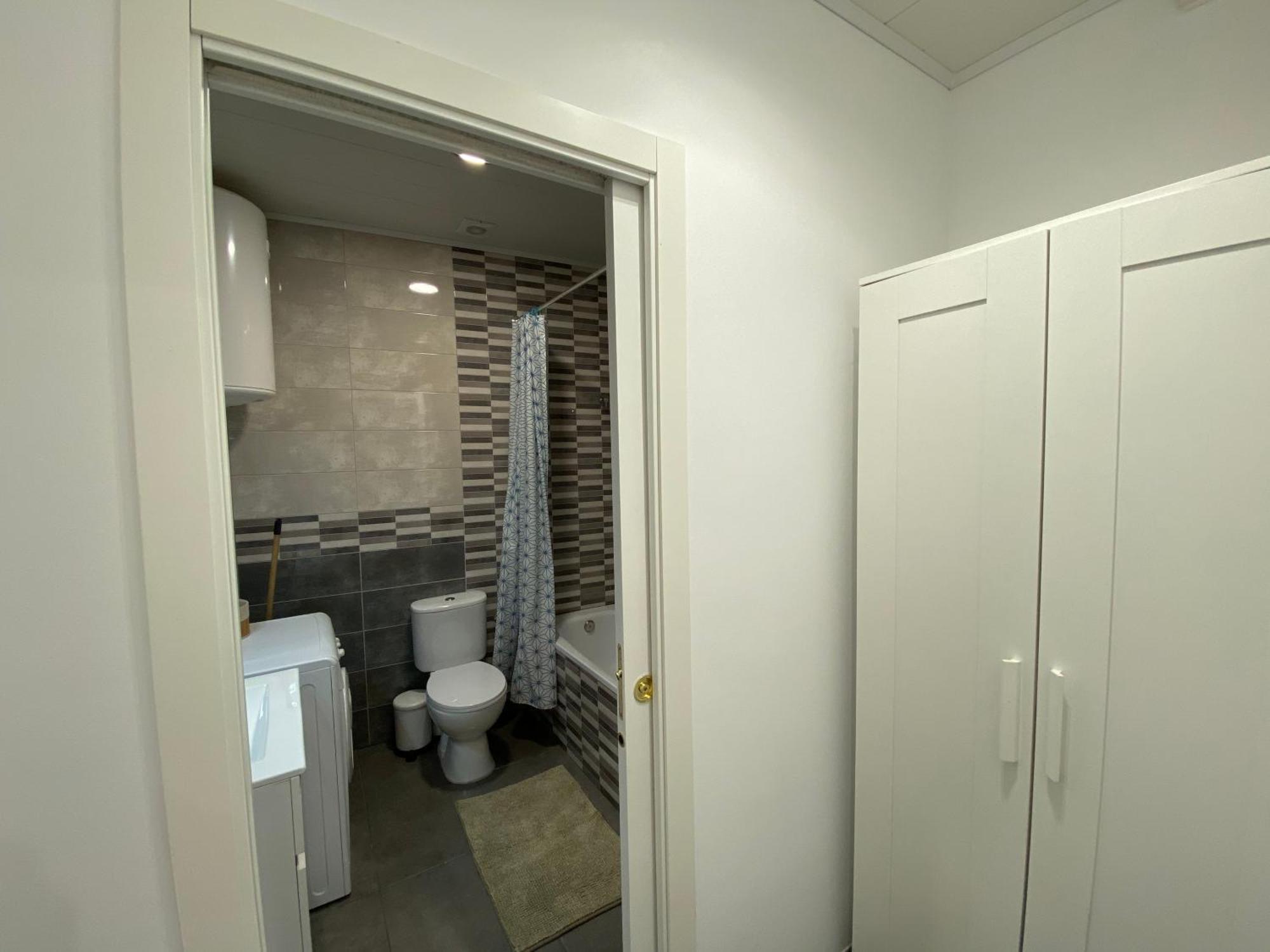 Cozy Suite Apartment, Wifi! Santa Coloma de Gramenet ภายนอก รูปภาพ